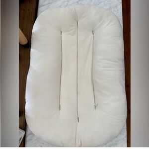 Snuggle Me Infant Lounger